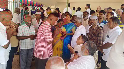 கூட்ட நெரிசலில் சிக்கி உயிரிழந்த பெண்ணின் உடல் தகனம்