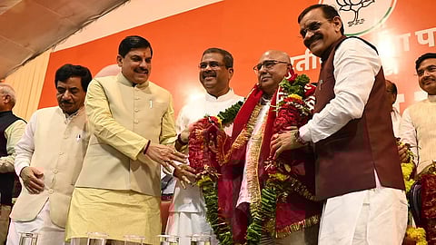 hemant khandelwal takes charge as new bjp president of MP