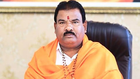 maharashtra shivsena mla sanjay gaikwad punches canteen staff