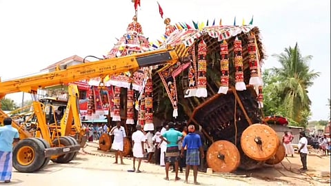 சட்டென சாய்ந்த தேர்