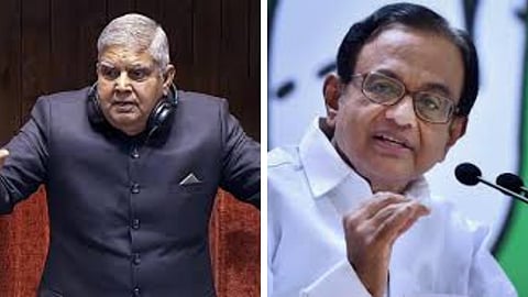 முன்னாள் மத்திய அமைச்சர் ப.சிதம்பரம் எழுதும்