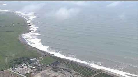 Tsunami waves hit japan