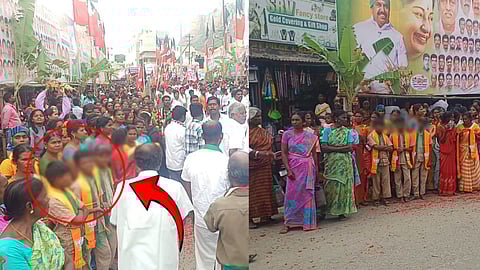 பள்ளி சீருடையுடன் கலந்துகொண்ட மாணவர்கள்