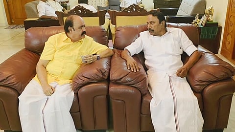 செங்கோட்டையனுடன் புகழேந்தி