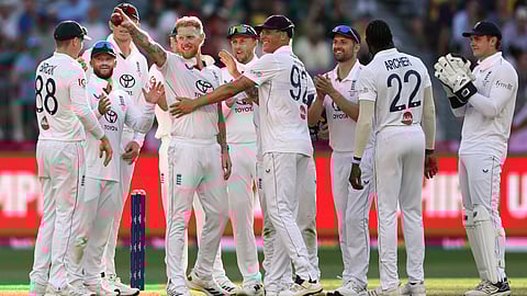 Ashes 1st Test AUS vs ENG 19 wickets fall on opening day