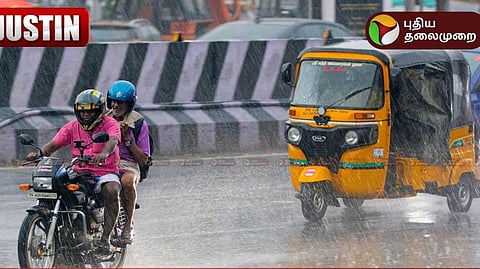 Heavy Rain with Gusty Winds Lash Chennai Areas