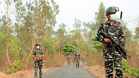 பாதுகாப்பு படையினர்