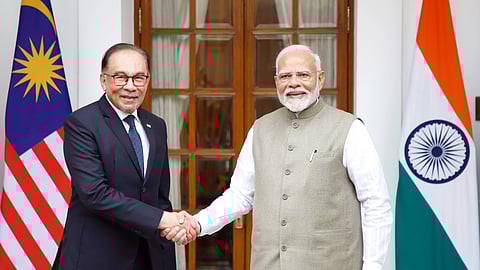 நரேந்திர மோடி, அன்வர் இப்ராஹிம்