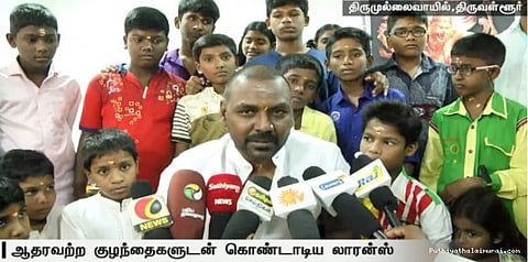 ஆதரவற்ற குழந்தைகளுடன் புத்தாண்டு கொண்டாடிய லாரன்ஸ்!