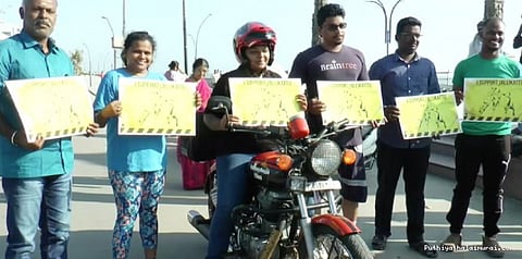 ஜல்லிக்கட்டுக்கு அனுமதி கோரி மோட்டார் சைக்கிள் பயணம் கிளம்பிய பெண்