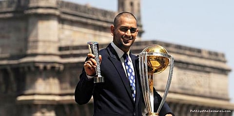 கேப்டன் பதவியிலிருந்து விலகிய தோனி