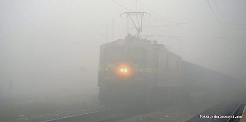 டெல்லியில் நீடிக்கும் பனிப்பொழிவு... பொதுமக்கள் கடுமையாக பாதிப்பு