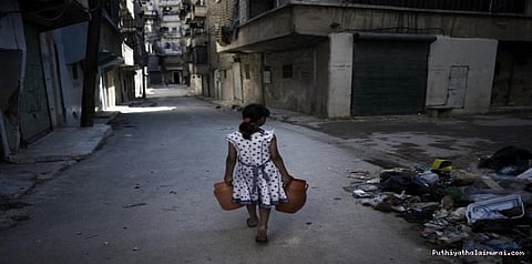 நீர் நிலைகளில் கொட்டப்பட்ட எண்ணெய்.. லட்சக்கணக்கானோர் குடிநீர் இன்றி தவிப்பு