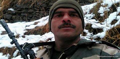 வீரர்களுக்கான உணவுப்பொருட்கள் திருட்டுத்தனமாக விற்பனை.. கிராம மக்கள்