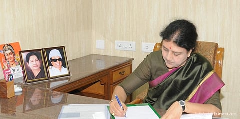 காளைகள் துன்புறுத்தப்படுவதில்லை... பிரதமருக்கு சசிகலா கடிதம்