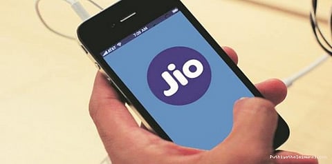 ரூ.999க்கு 4ஜி, லைவ் டிவி வசதியுடன் ஸ்மார்ட்போன்: ரிலையன்ஸ் ஜியோ புதிய திட்டம்