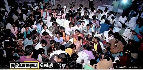 மாணவர்களுக்கு குடிநீர் கொடுக்க கூட போலீசார் அனுமதிக்கவில்லை: அலங்காநல்லூர் மக்கள்