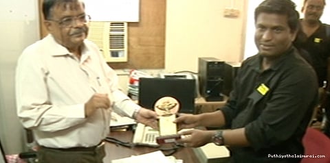 ஜல்லிக்கட்டுக்காக விருதை உதறிய எழுத்தாளர்..!