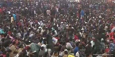 மெரினாவில் போராட்டம் தொடர்கிறது