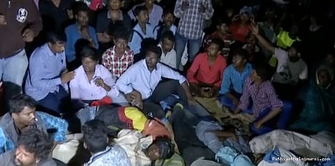 மெரினா கடற்கரையில் இன்னும் 500 பேர்.. போலீஸ் பாதுகாப்பு