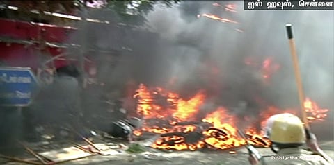 சென்னை வன்முறை:  108 பேருந்துகள் சேதம், 76 பேர் கைது