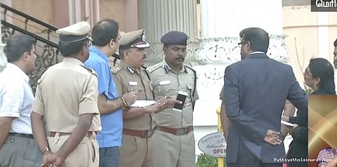 வன்முறையில் பாதிக்கப்பட்டவர்கள் புகார் அளிக்கலாம்: மனித உரிமை ஆணையம்