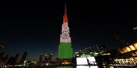 முதல்முறையாக மூவர்ண கொடி நிறத்துக்கு மாறிய உலகின் உயரமான கட்டடம்