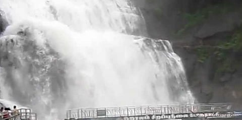 குற்றாலம் அருவியில் குளிக்க தடை