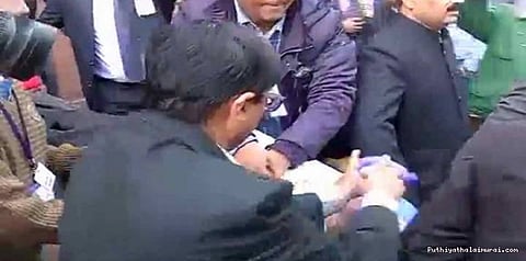 நாடாளுமன்றத்தில் மயங்கி விழுந்த கேரள எம்.பி