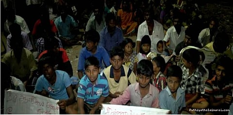 வி.கே.சசிகலாக்கு எதிர்ப்பு... பன்னீர்செல்வம் தொகுதி மக்கள் உண்ணாவிரதம்