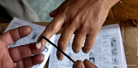 தேர்தல் நேரத்தில் மட்டுமே திறக்கப்படும் பள்ளிகள்