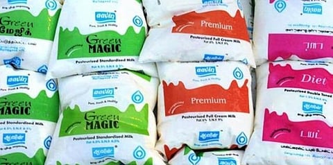 ஆவின் பாலில் கலப்படம்: உரிமையை ரத்து செய்யக் கோரிக்கை