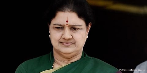 ஆட்சியமைக்க உரிமை கோரினார் சசிகலா