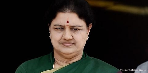 கூவத்தூர் விரைந்தார் சசிகலா