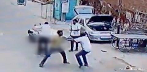 அதிமுக பிரமுகர் வெட்டிக் கொலை (வீடியோ)