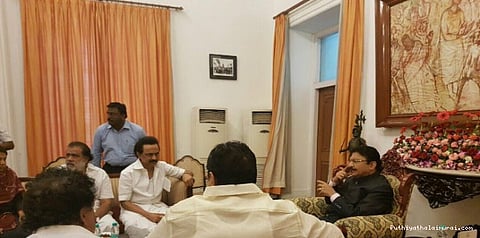 ஆளுநரிடம் புகார் அளித்தார் ஸ்டாலின்