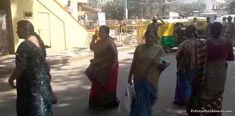 சசிகலாவை சந்திக்க 4 மணிநேரம் காத்திருந்த முன்னாள் அமைச்சர்கள்..!