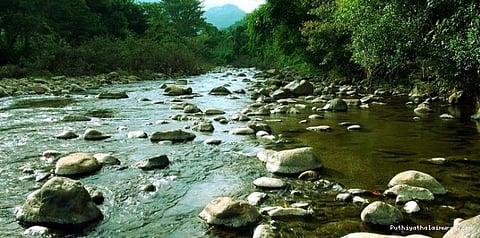 கேரளாவின் தடுப்பணைகளால் வறண்டு வரும் பவானி: கவலையில் விவசாயிகள்