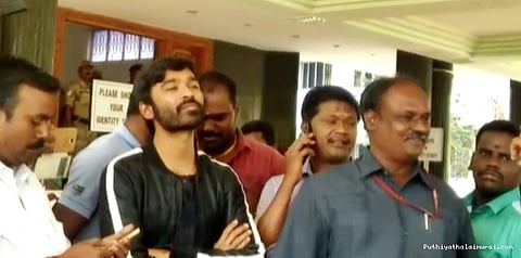 மேலூர் தம்பதி தொடுத்த வழக்கு... தனுஷ் நீதிமன்றத்தில் ஆஜர்