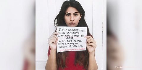 ஏபிவிபி மிரட்டல்: டெல்லியை விட்டு வெளியேறிய மாணவி