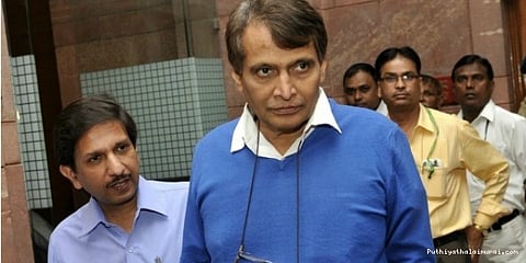 சலுகைகளைப் பெற மூத்த குடிமக்களுக்கு ஆதார் கட்டாயமில்லை: ரயில்வே துறை