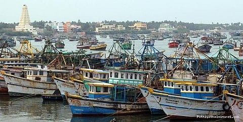 தமிழக மீனவர்கள் 8 பேர் சிறைபிடிப்பு