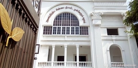 அதிமுக தலைமை அலுவலகத்தை முடக்க திட்டம்