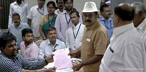 டிடிவி தினகரனின் வேட்பு மனு ஏற்பு