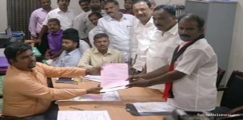 ஆர்.கே.நகர் இடைத்தேர்தல் 82 வேட்பு மனுக்கள் ஏற்பு