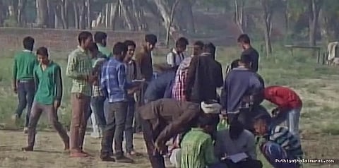 காப்பி அடிக்கும் மாணவர்கள்... கண்டு கொள்ளாத ஆசிரியர்கள்