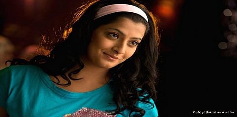 தயாரிப்பாளரின் மோசமான நடவடிக்கை: விலகிய வரலட்சுமி சரத்குமார்