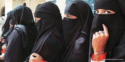 முத்தலாக் விவகாரம்: 5 நீதிபதிகள் அமர்வுக்கு மாற்றம்