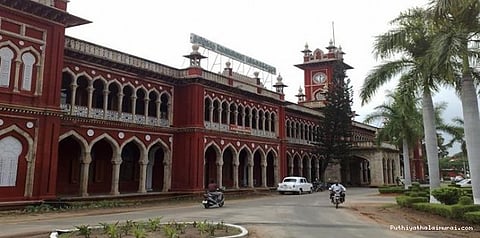 விவசாயிகளுக்கு ஆதரவாக போராடியதால் விட்டாச்சு லீவு