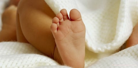 வெள்ளத்தில் சிக்கிய கர்ப்பிணிக்கு ஹெலிகாப்டரில் பிரசவம்